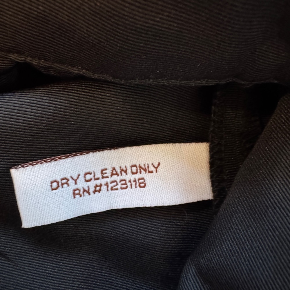 NWT Walter Baker Bengaline Black Pencil Skirt
Size 8 - Picture 5 of 5